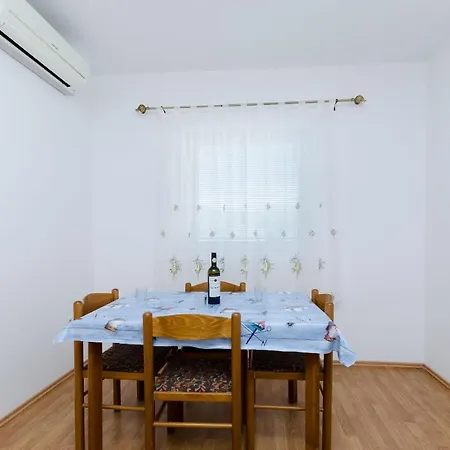 Apartmán Alex Lopar