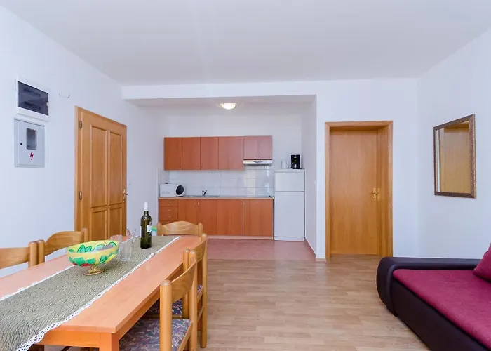 דירה Alex לופאר